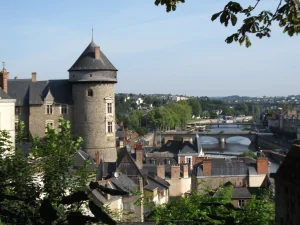 Photo de la ville de Laval (Mayenne, 53), vue du château